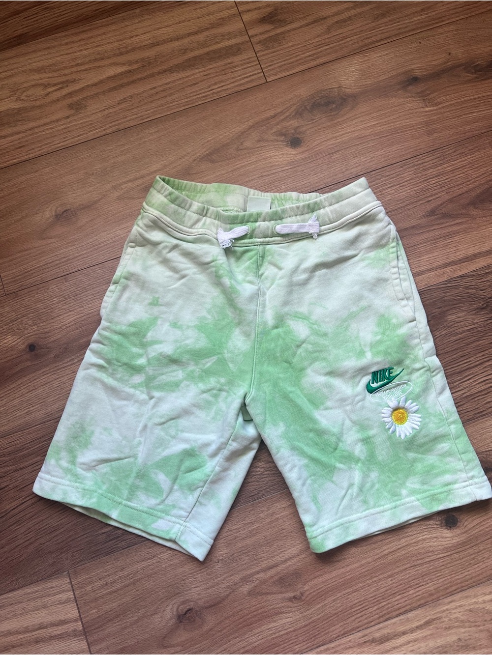 Nike Kids From Beaverton With Love Green Tie Dye Daisy Sweat Shorts L